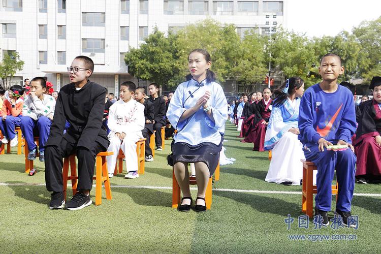 张掖市第四中学举办迎国庆暨第九届校园文化艺术节活动